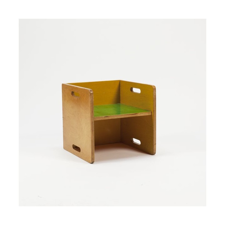 Child's chair in Rietveld/ ADO style - Retro Studio