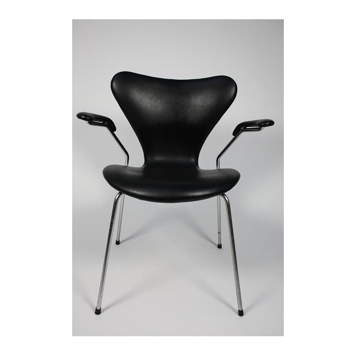 Arne Jacobsen Butterfly with armrest - Retro Studio