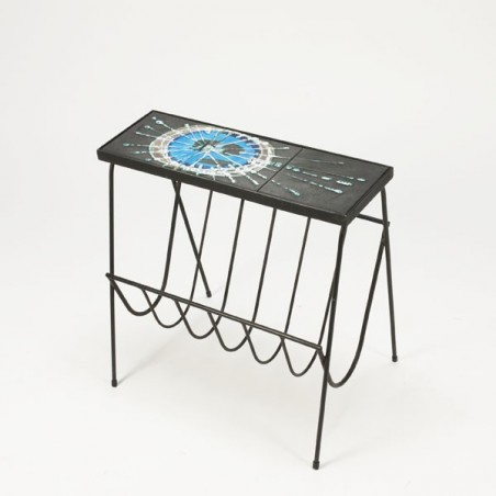 Belarti side table with magazine rack