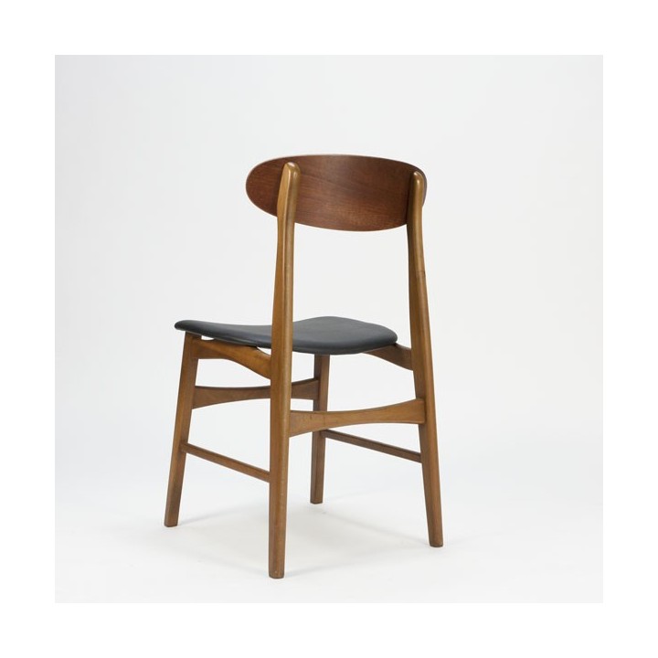 Scandinavian chairs - Retro Studio