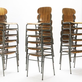 Industriele schoolstoelen uit Denemarken - Retro Studio