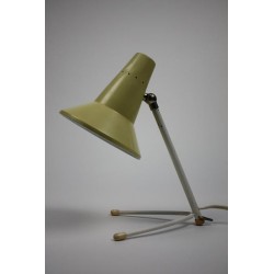 Yellow/white lamp on 3-feet