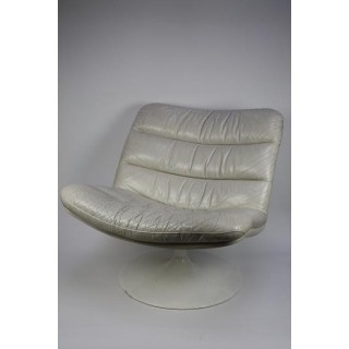 Artifort Draaistoel F 978 wit leer - Retro Studio