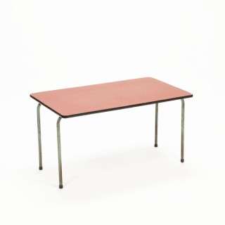 Child's table with red top - Retro Studio