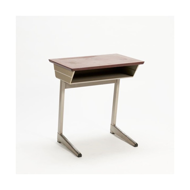 Industrieel kinderbureau van Galvanitas - Retro Studio