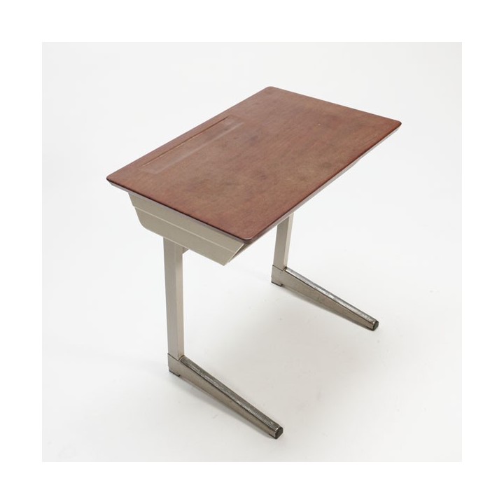 Industrieel kinderbureau van Galvanitas - Retro Studio