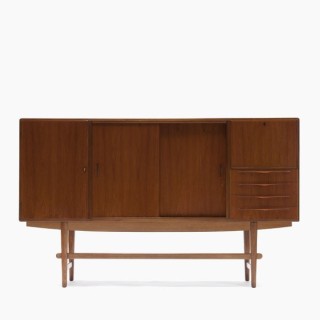 Scandinavisch dressoir in teakhout bijzonder onderstel -