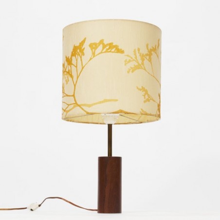Table lamp with wooden base