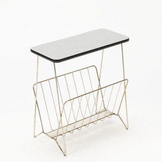 Krantenrek met formica blad - Retro Studio