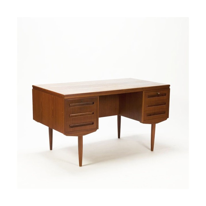 Large Scandinavian vintage desk in teak - Retro Studio