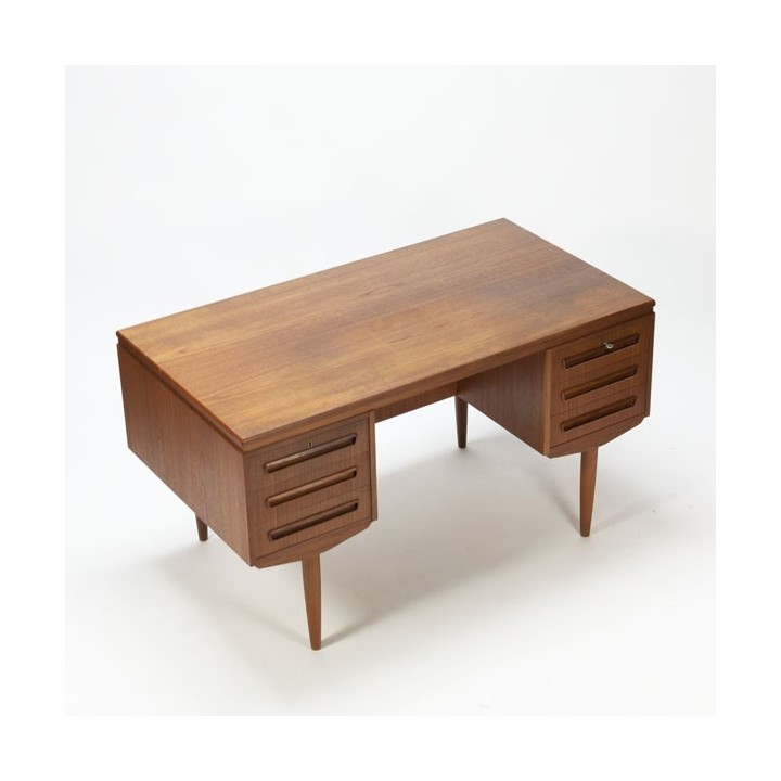 Large Scandinavian vintage desk in teak - Retro Studio