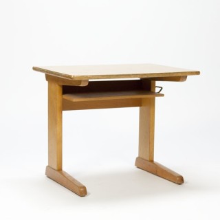 Small child's desk by Casala - Retro Studio