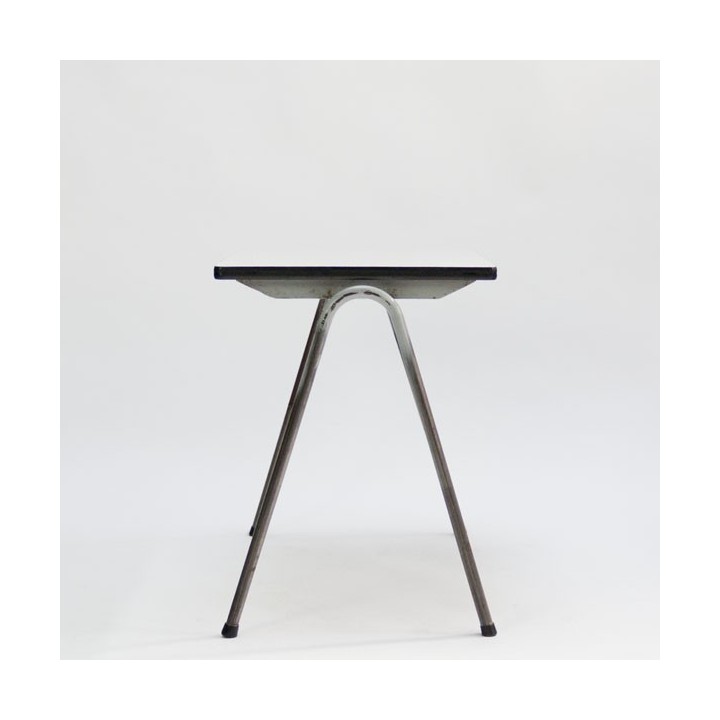 Indsutrial children's table - Retro Studio