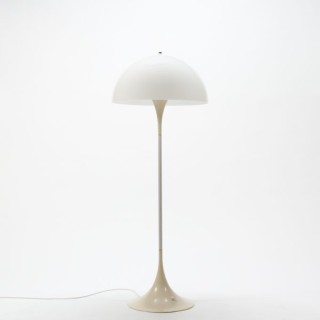 Panthella by Verner Panton - Louis Poulsen - Retro Studio