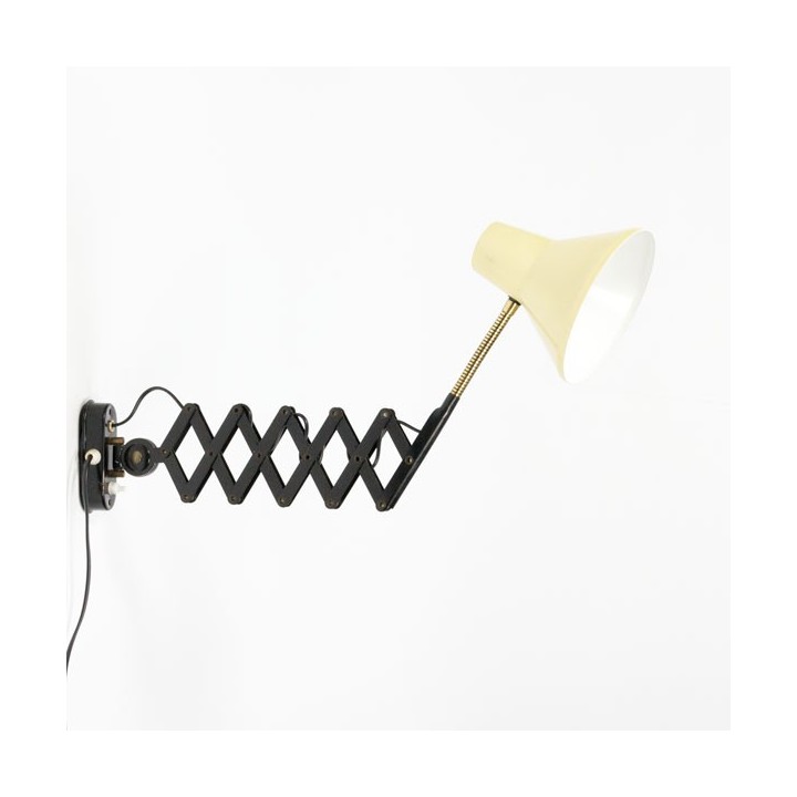 Wall lamp with yellow lampshade - Retro Studio