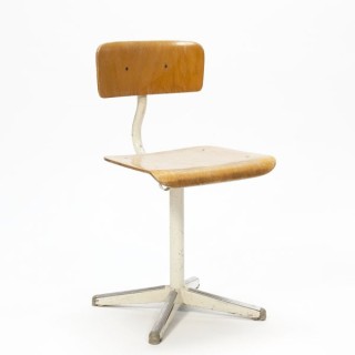 Indsutrial children's chair no.1 - Retro Studio