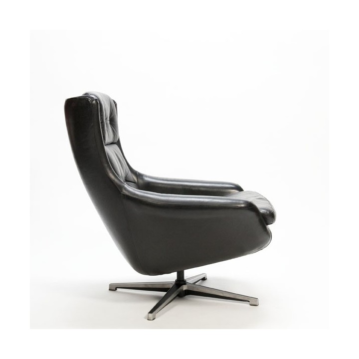 Form 7 by Alf Svensson easy chair - Retro Studio