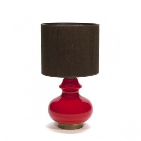 Table lamp with red glass feet