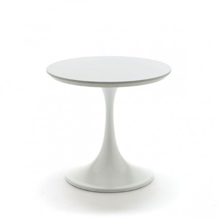 Side table white on tulip base