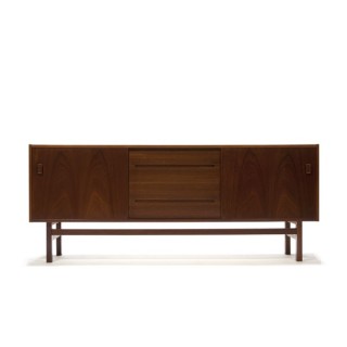 Low sideboard in teak by Nils Jonsson - Retro Studio