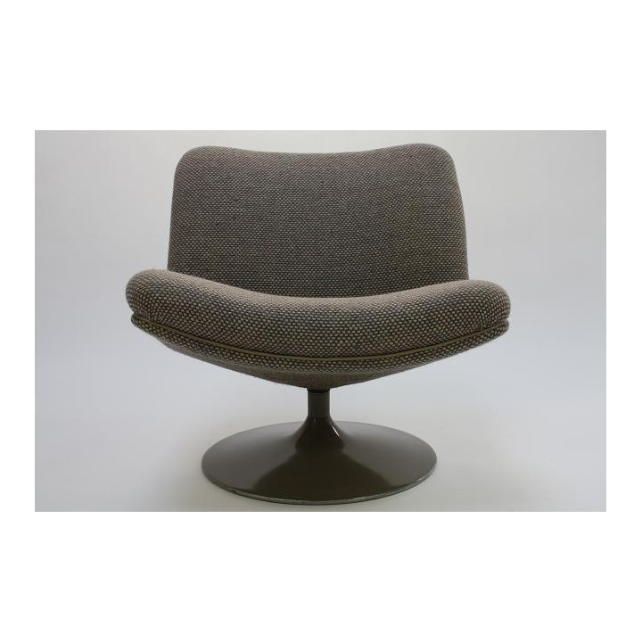 Artifort chair by Geoffrey Harcourt - Retro Studio