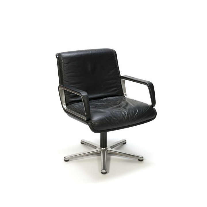 Leather office chair brand Wilkhahn - Retro Studio