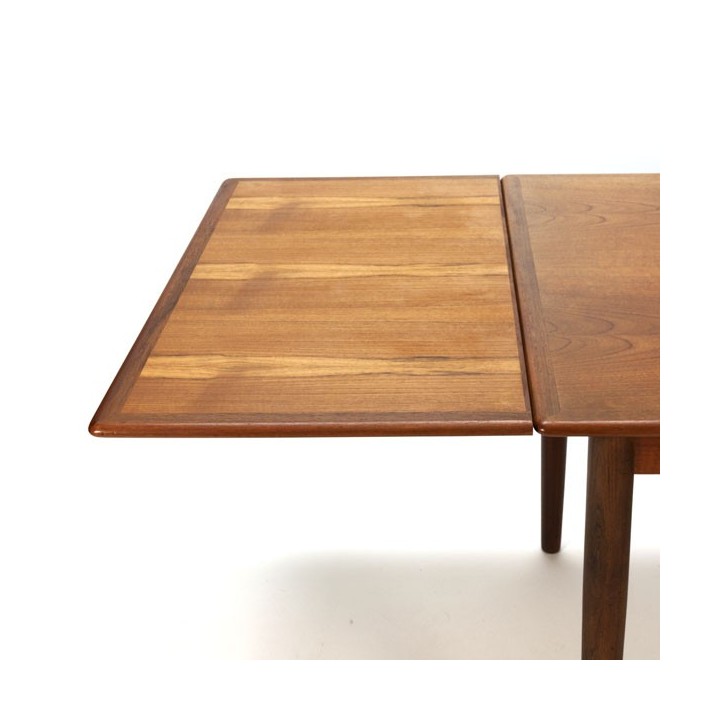 Deense design eettafel - Retro Studio