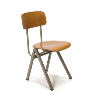 Industrial chair for kids - Retro Studio
