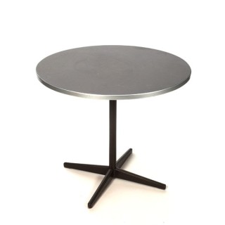 Round table by Friso Kramer - Retro Studio