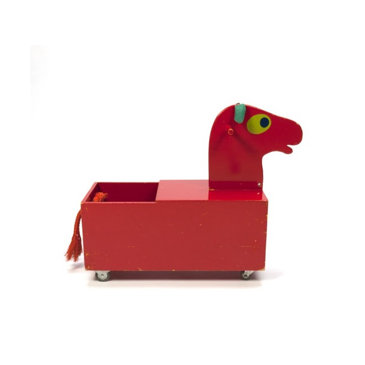 Play Horse from Finland - Retro Studio