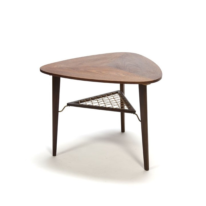 Teak side-/ coffee table with triangle shape - Retro Studio