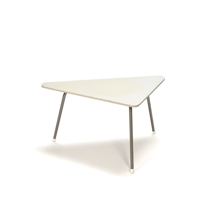 Small table with triangle shape - Retro Studio