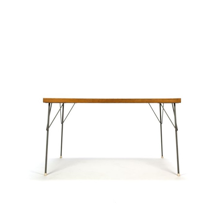 Dining table by W. Rietveld en A.R. Cordemeyer - Retro