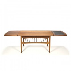 Coffee table in teak with extendable leafs