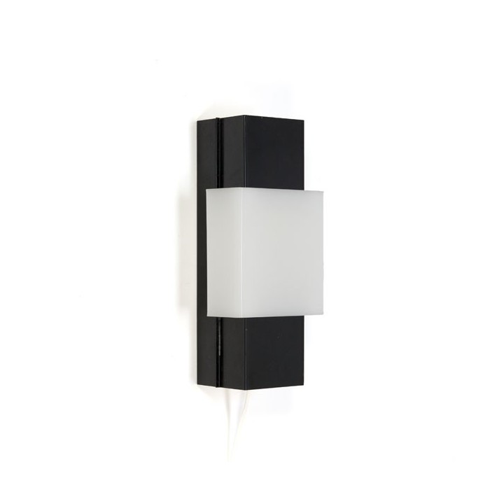 Black metal wall lamp with white plastic - Retro Studio