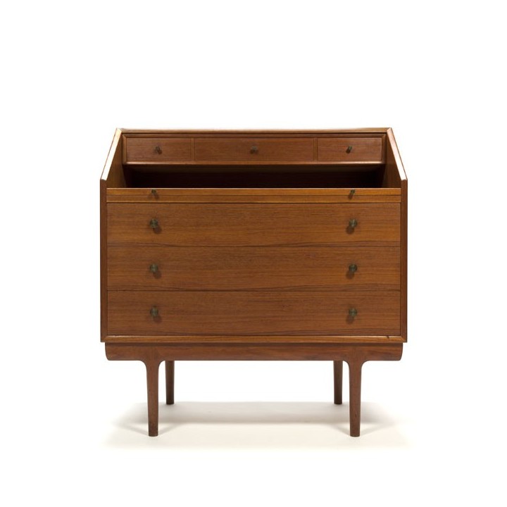 Ruime secretaire in teak met koperen greepjes - Retro Studio