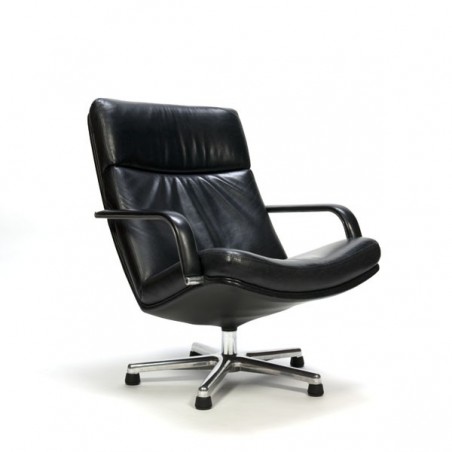 Artifact easy chair F154