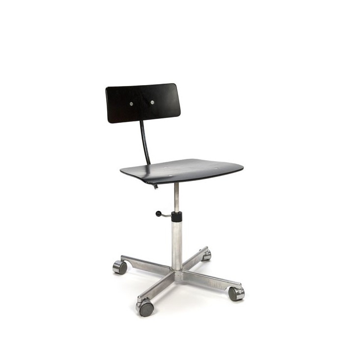 Bureaustoel Kevi ontwerp van Jorgen Rasmussen - Retro Studio