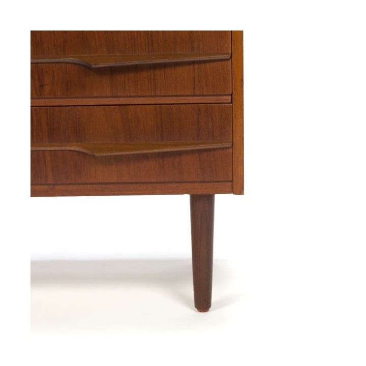 Danish chest of drawers with special handle - Retro Studio