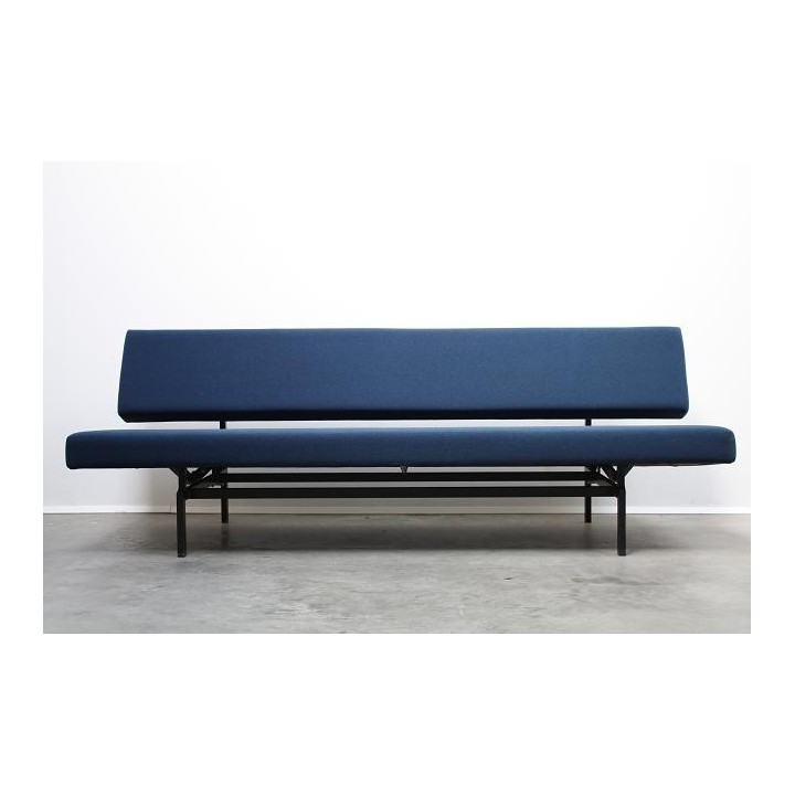 Design sleeping bench Gispen