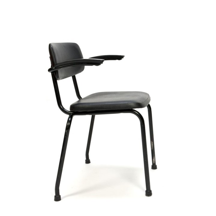 Ahrend stoel uit de zestiger jaren met armleuning