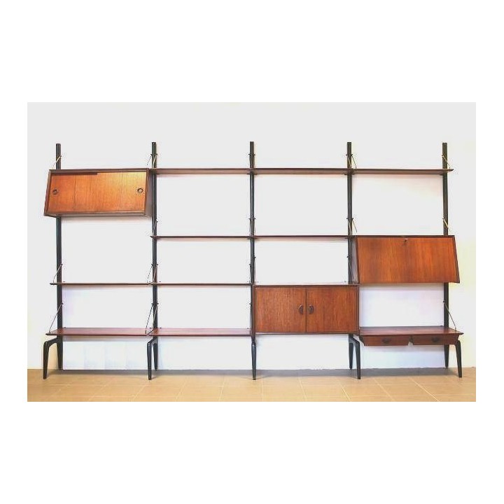 Louis van Teeffelen wall system - Retro Studio