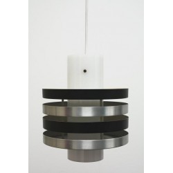 Plexiglass hanging lamp with aluminium disks