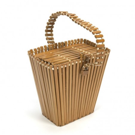 Handtas van bamboe uit de zestiger jaren