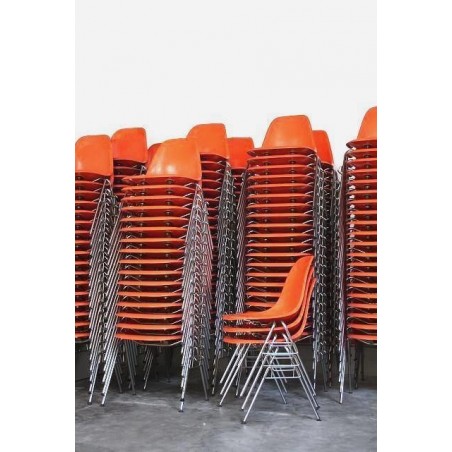 Eames stacking chair van Herman Miller