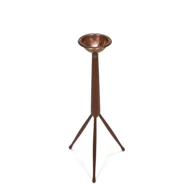 Staande Deense asbak van teakhout