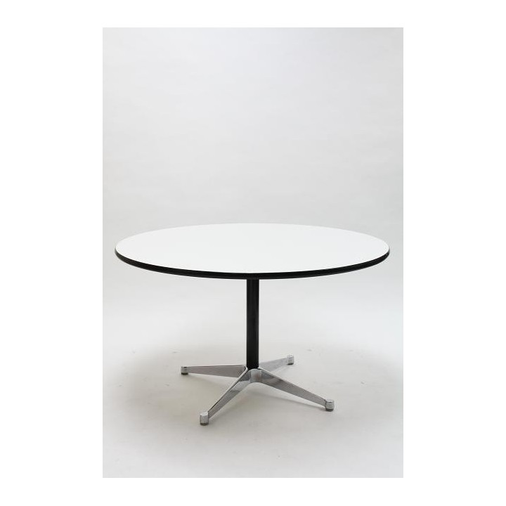 Eames segmented tafel van Herman Miller - Retro Studio