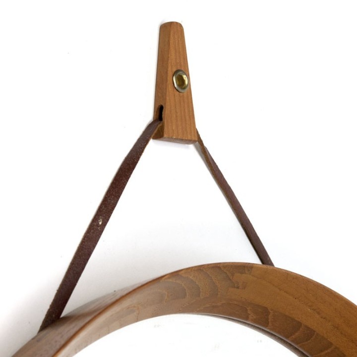 Deense ronde spiegel aan leren koord