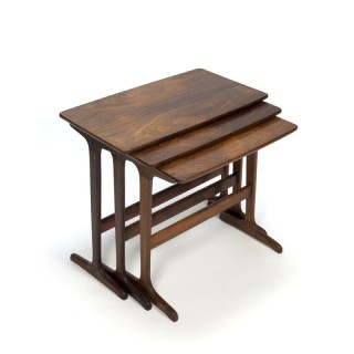 Vintage set sidetabels/ nesting tables in rosewood