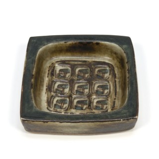 Royal Copenhagen dish model 71872